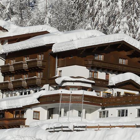 Alpin Panoramahotel Laerchenhof Хайлигенблут Экстерьер фото
