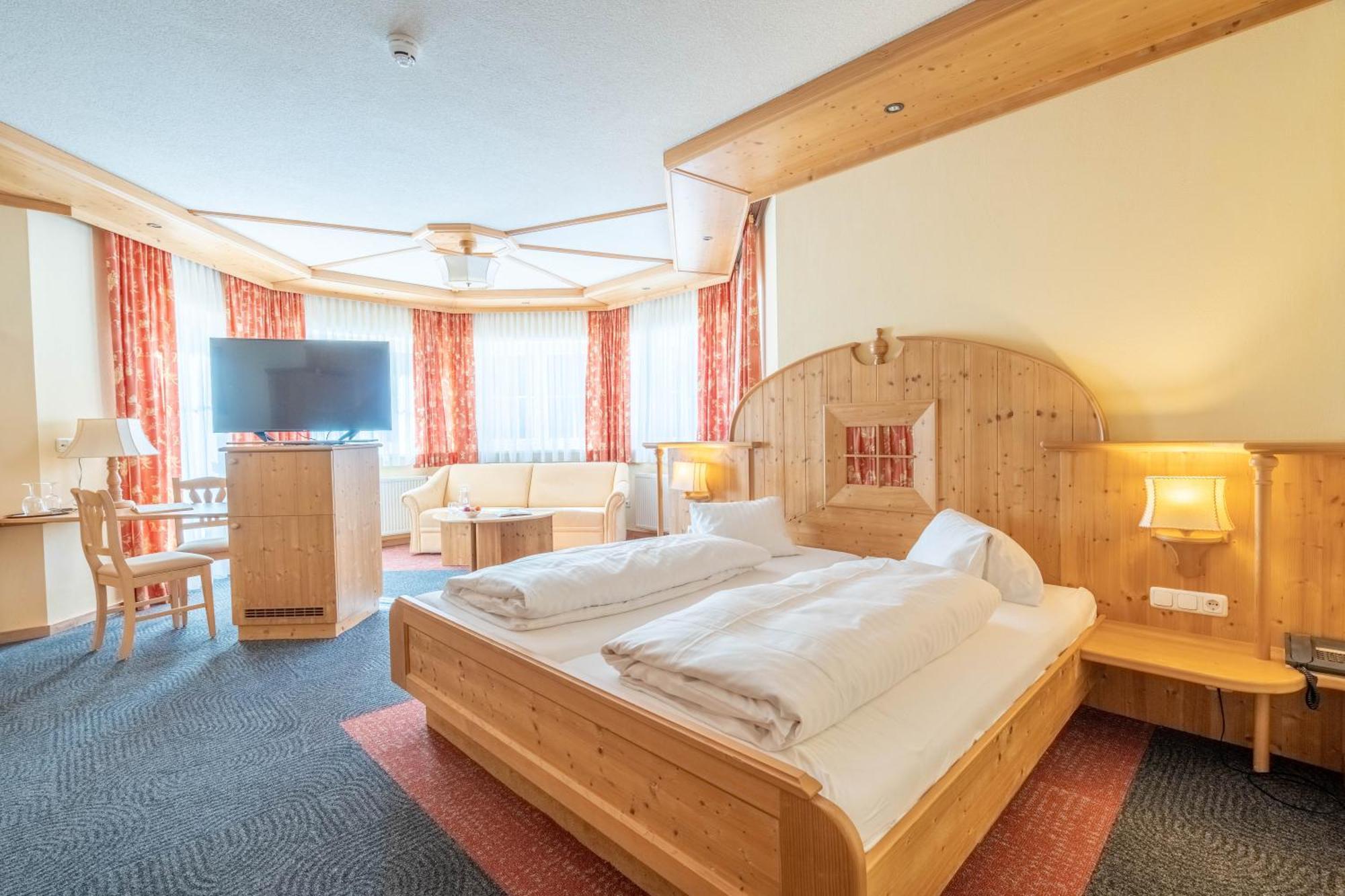Alpin Panoramahotel Laerchenhof Хайлигенблут Экстерьер фото