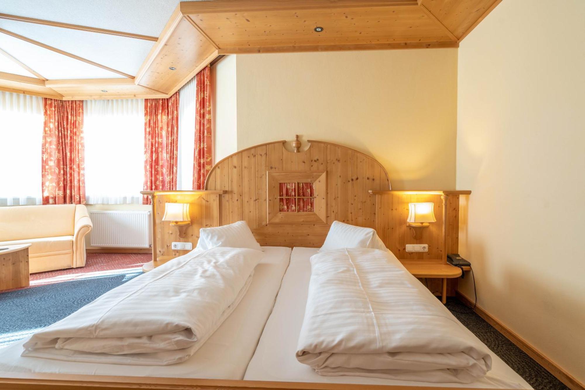 Alpin Panoramahotel Laerchenhof Хайлигенблут Экстерьер фото