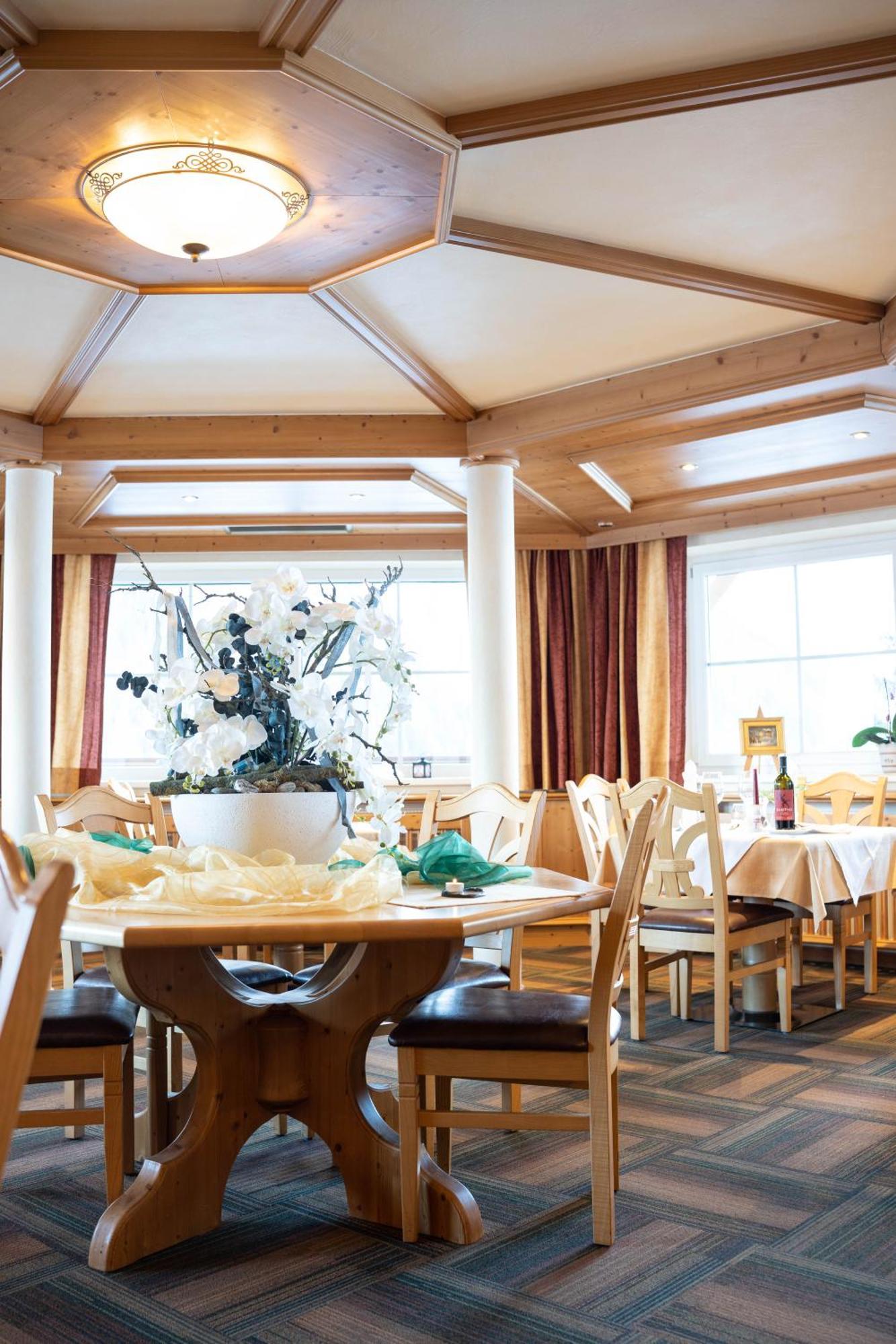 Alpin Panoramahotel Laerchenhof Хайлигенблут Экстерьер фото