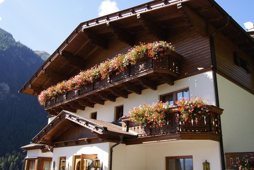 Alpin Panoramahotel Laerchenhof Хайлигенблут Экстерьер фото