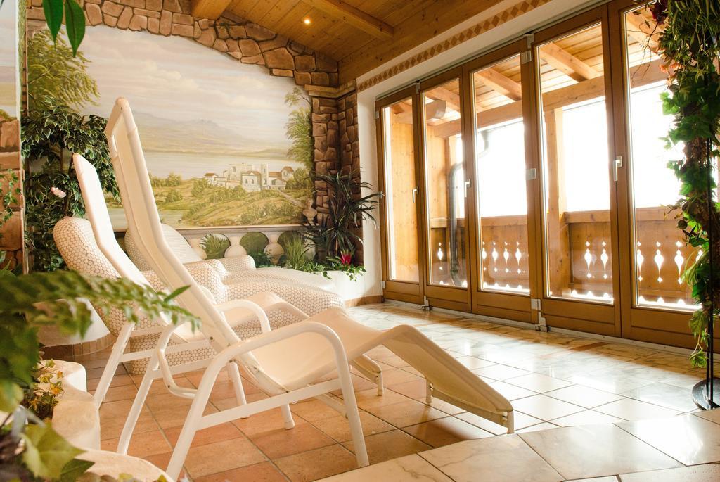 Alpin Panoramahotel Laerchenhof Хайлигенблут Экстерьер фото